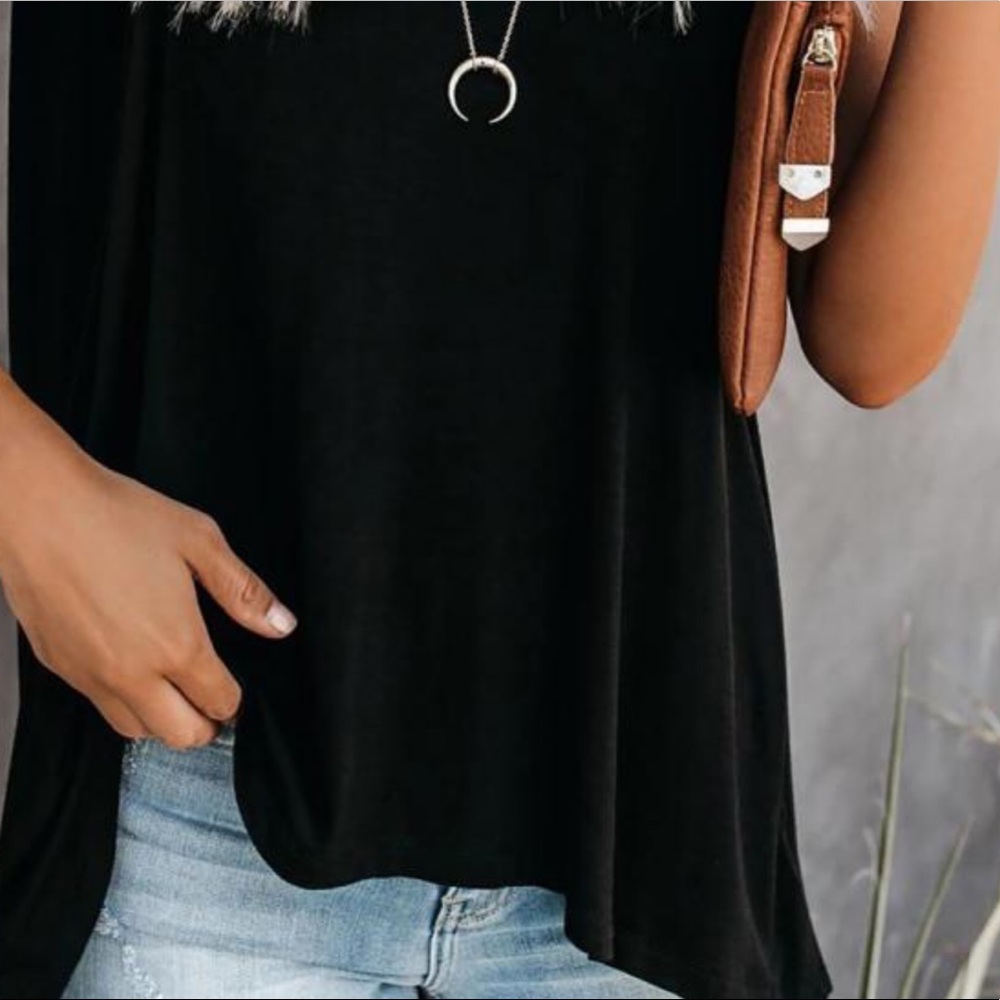 Black High/Low Sleeveless Top - Picture 5 of 6